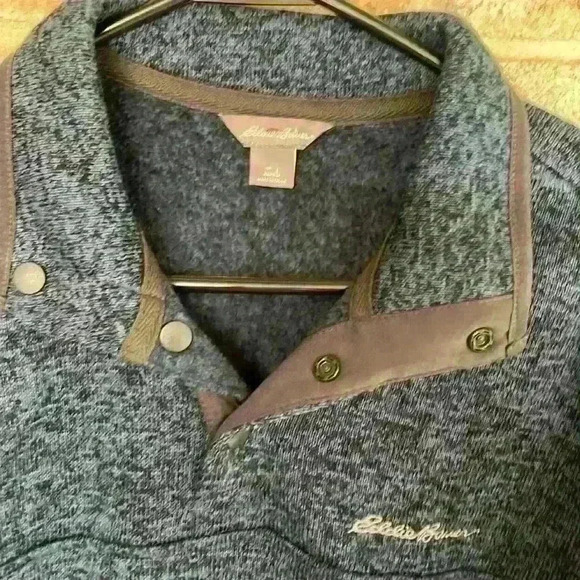 Eddie Bauer 1/4 Button up Fleece Pullover - Picture 2 of 3
